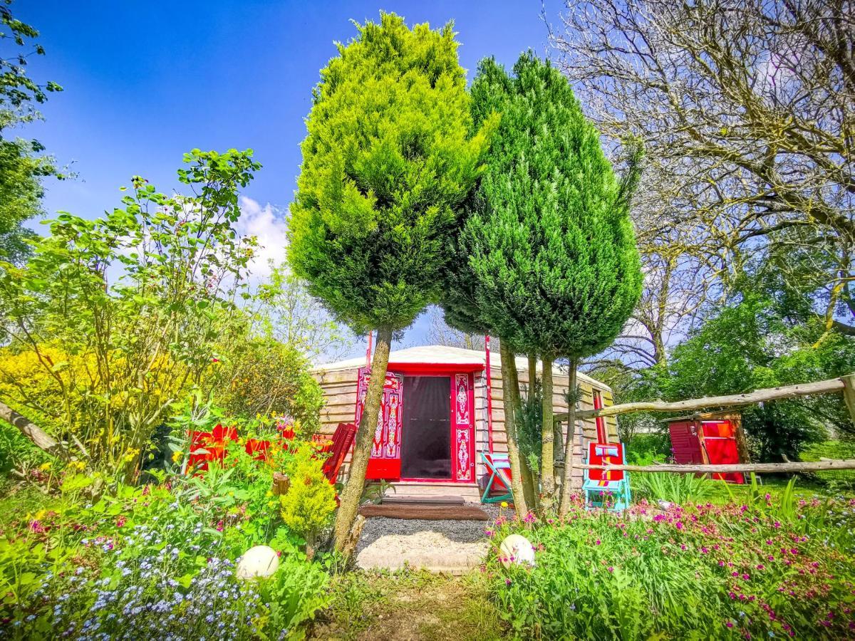Отель Au Bonheur Nomade Livry  Экстерьер фото