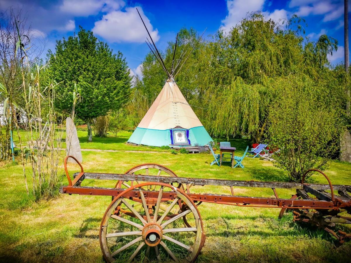Отель Au Bonheur Nomade Livry  Экстерьер фото