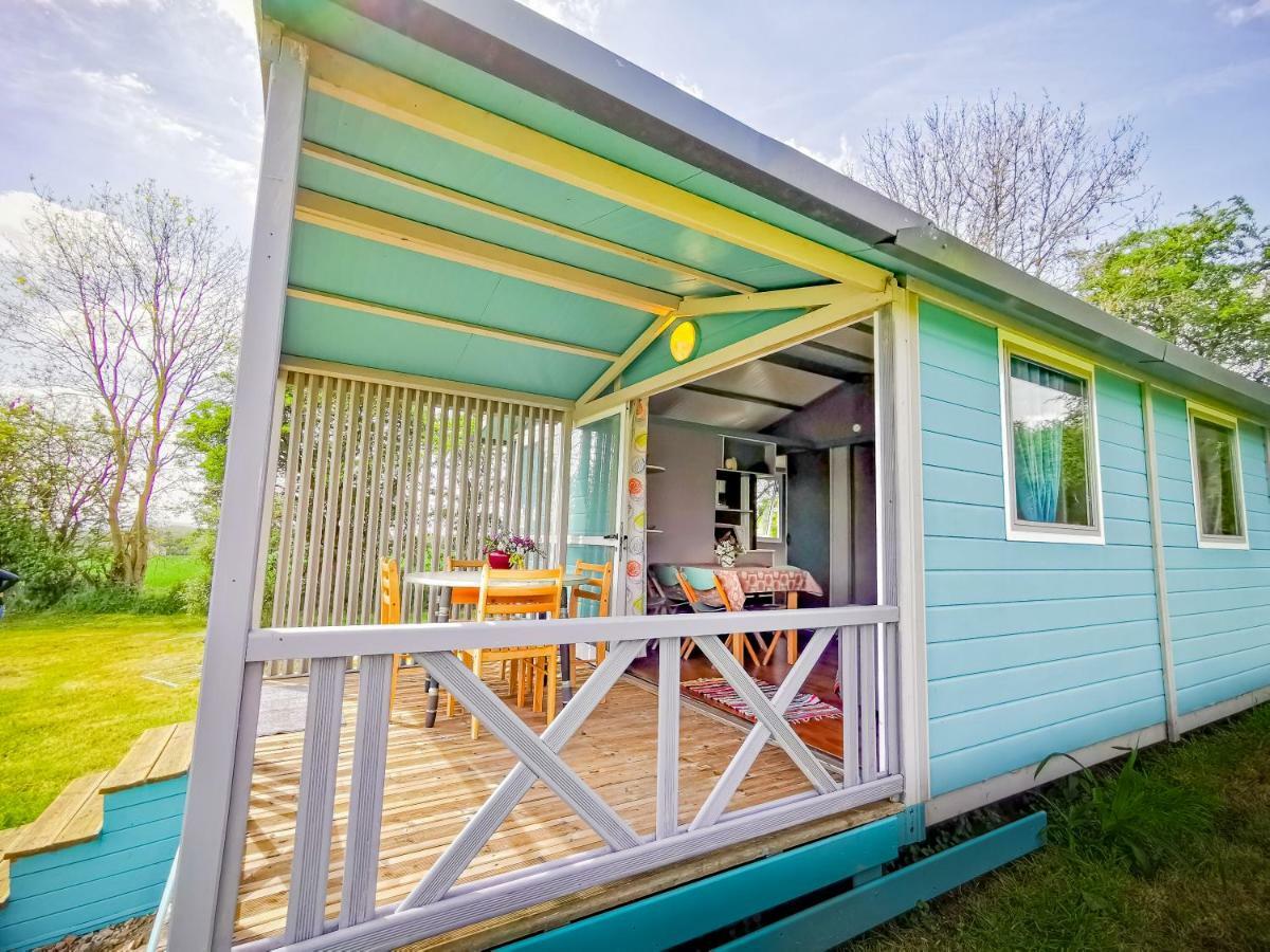 Отель Au Bonheur Nomade Livry  Экстерьер фото
