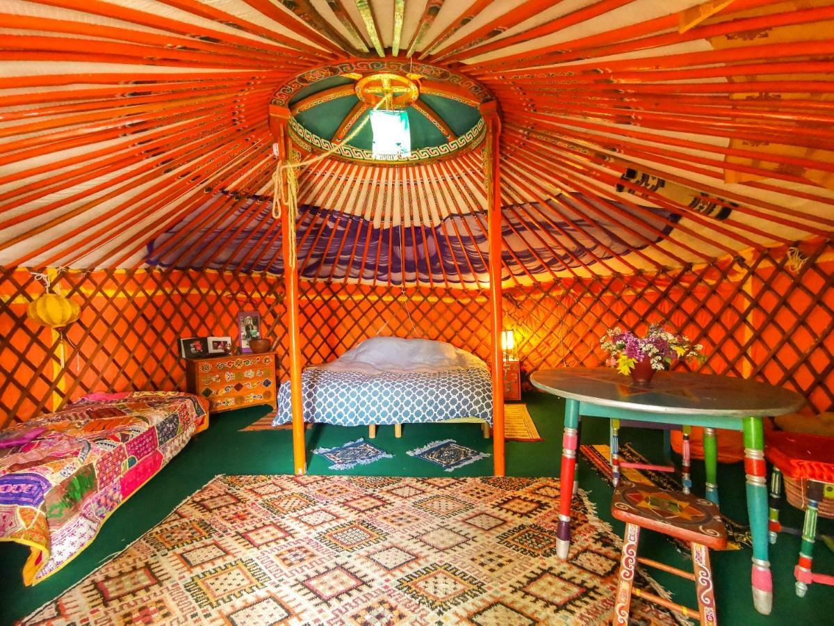 Отель Au Bonheur Nomade Livry  Экстерьер фото